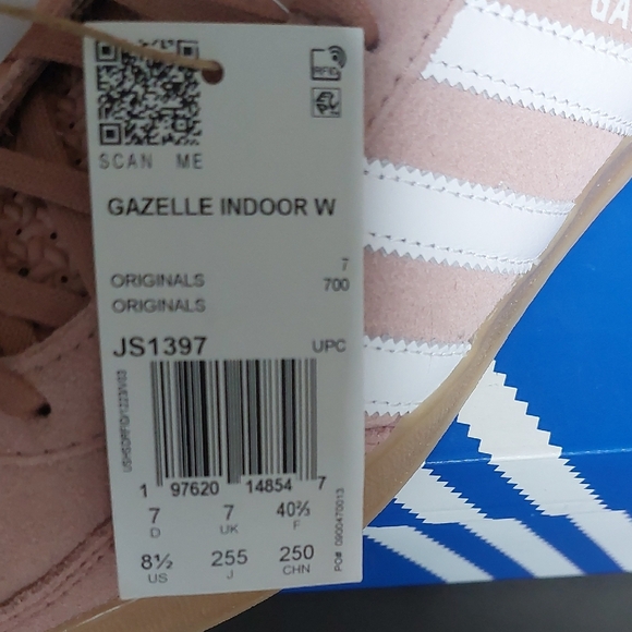 adidas Gazelle Soft Pink Suede Sneakers with White Stripes Size 8.5 NWT - Picture 2 of 6